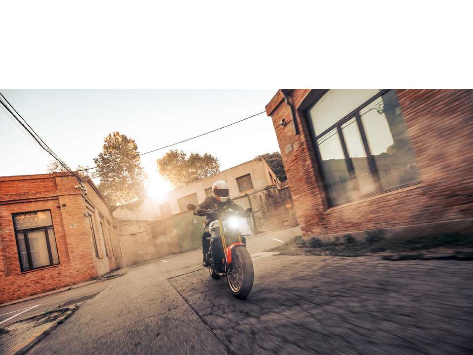 Мотоцикл YAMAHA XSR 900 (Legend Red) 2024